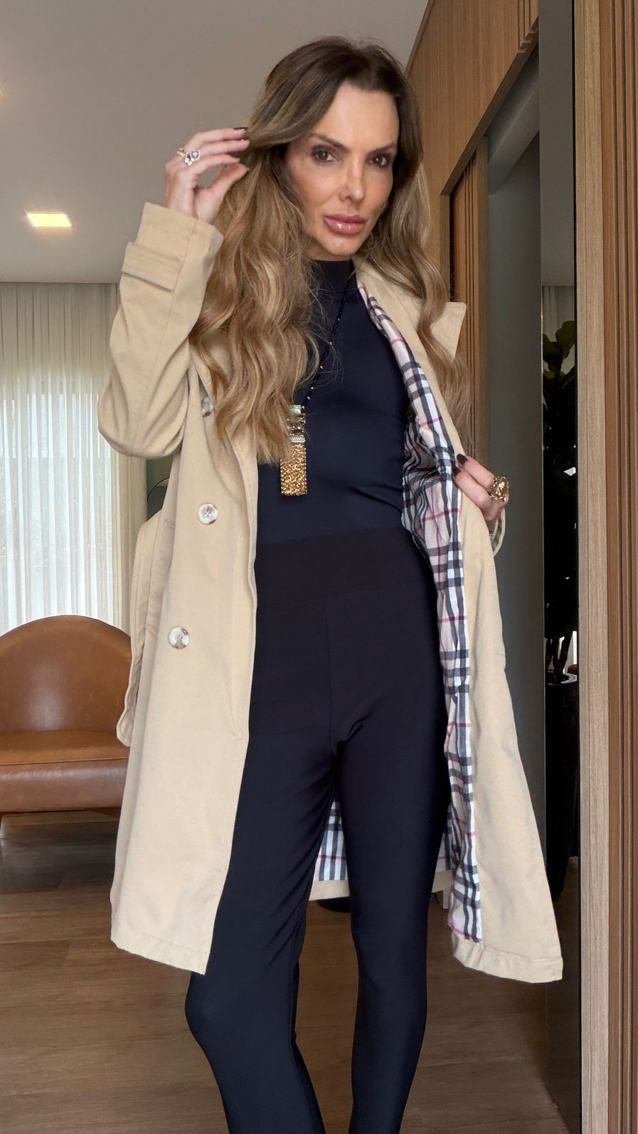 Trench Coat Clássico Longo cor Off/White Inspirado no Estilo Burberry