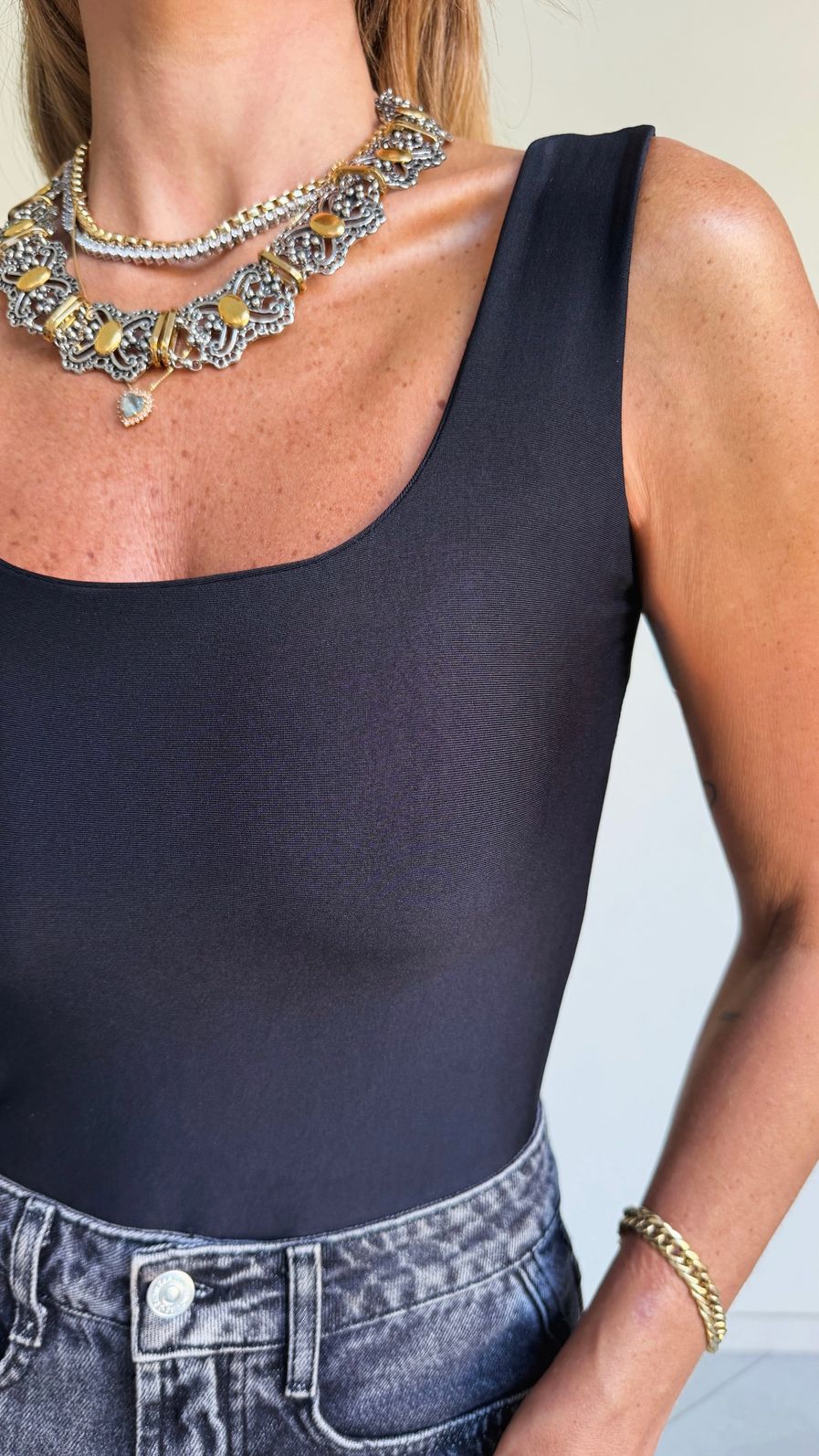 Body Regata Decote Quadrado em Suplex Premium cor Preta