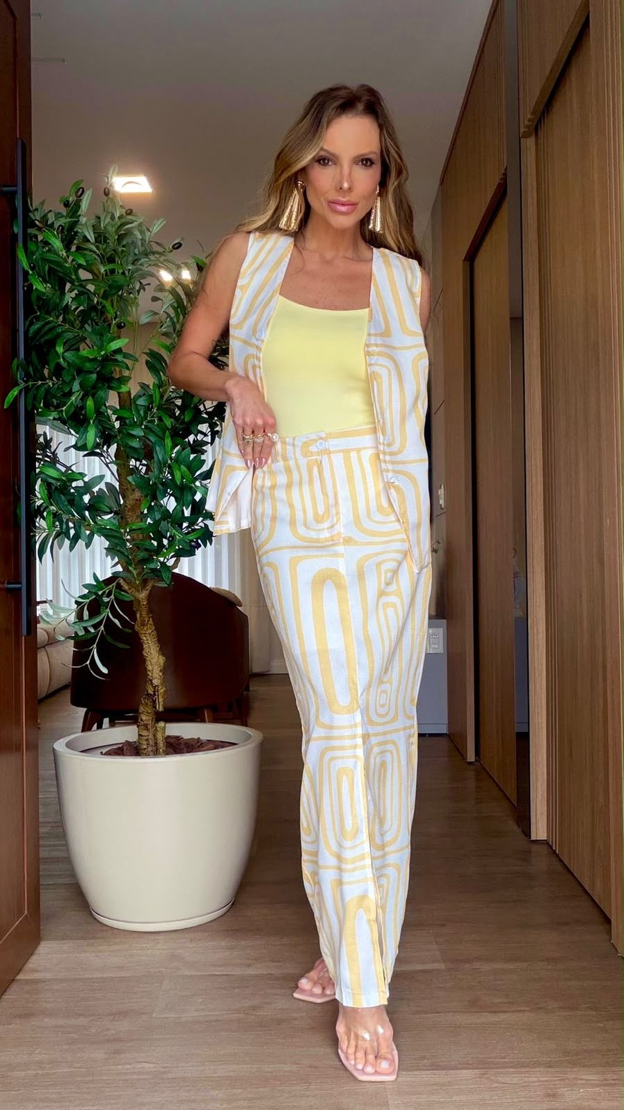 Conjunto Alfaiataria Emili cor Amarelo