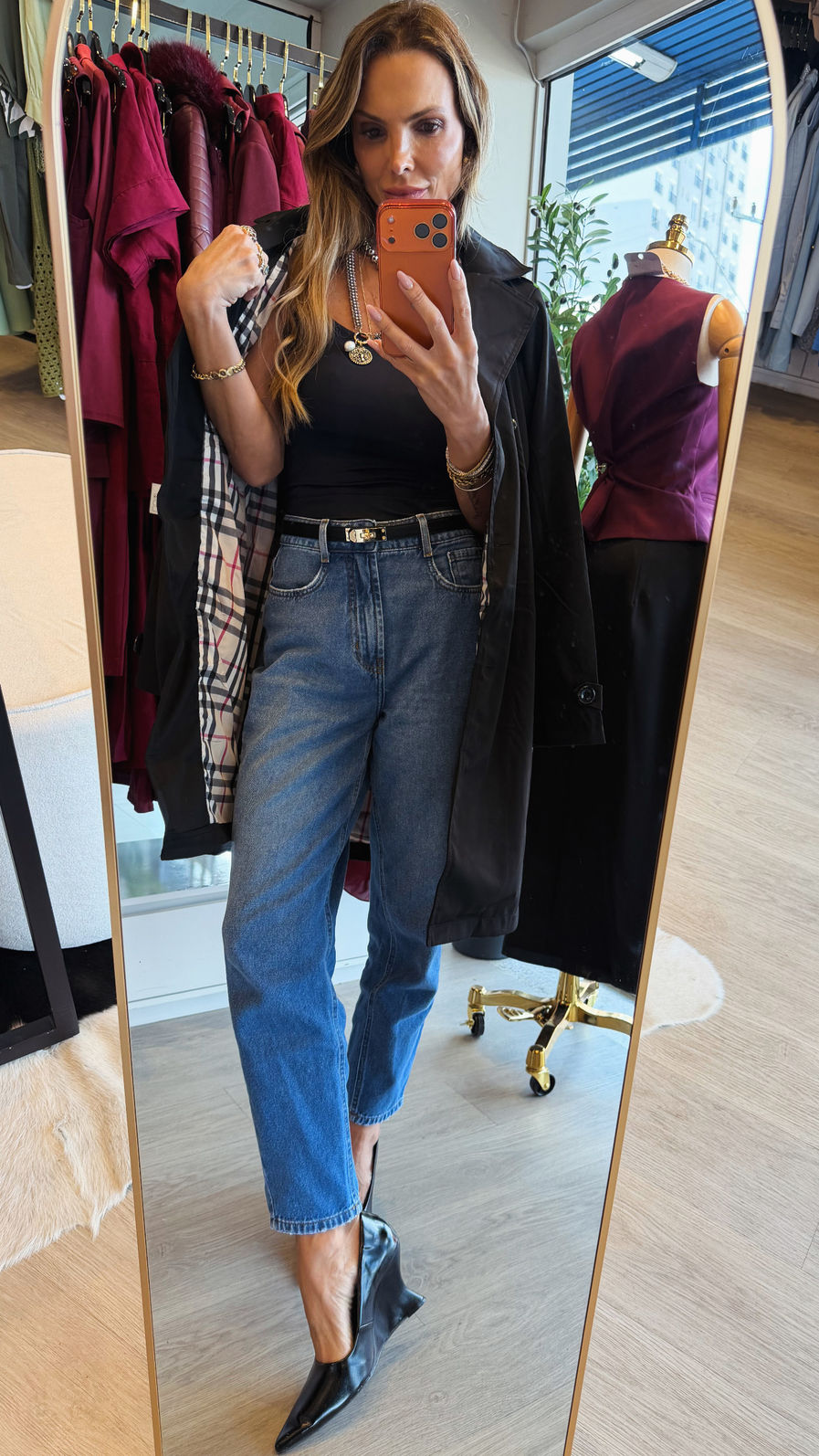 Trench Coat Clássico Longo cor Preta Inspirado no Estilo Burberry