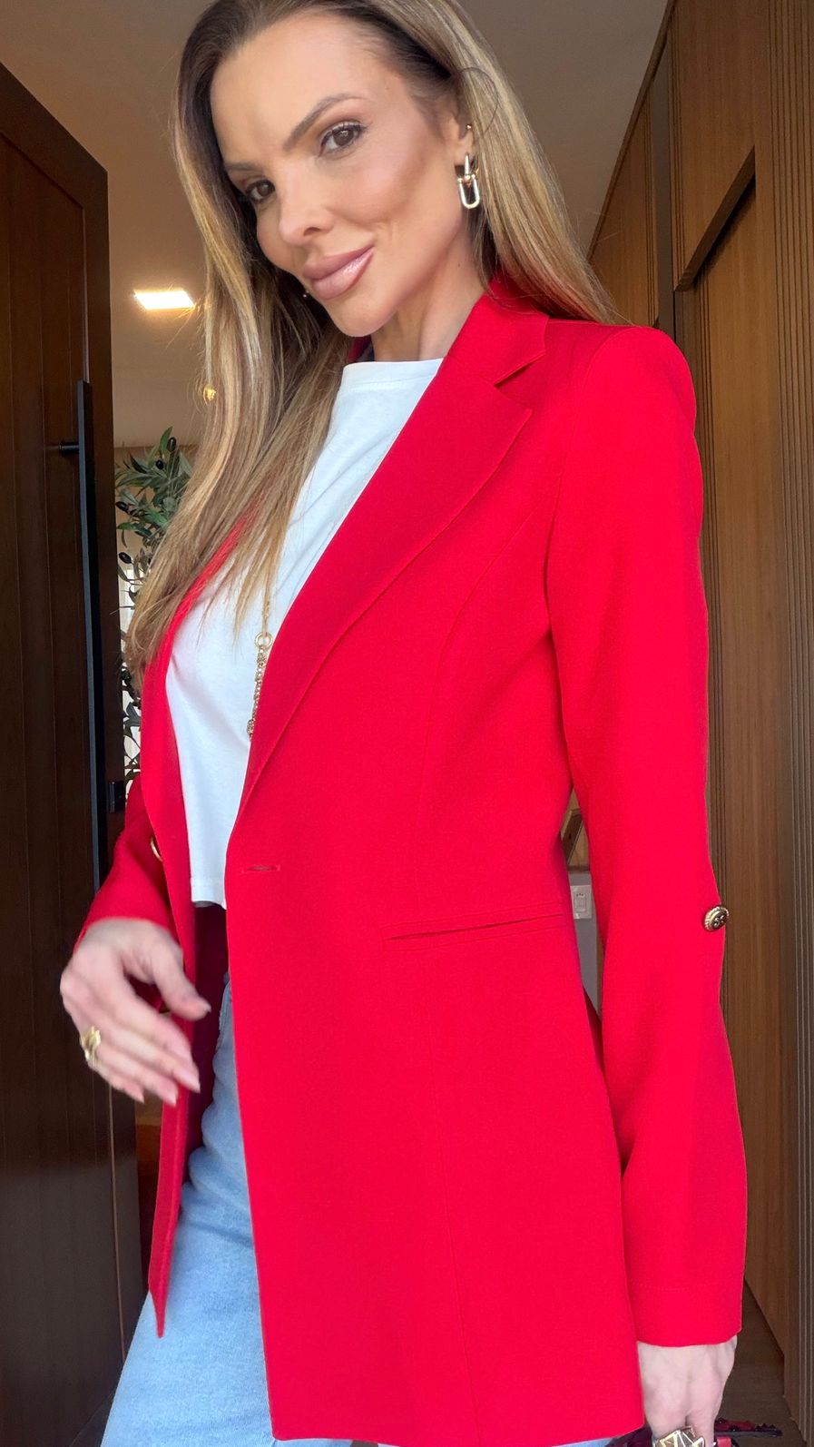 Blazer Longo Drama Signature Alfaiataria Premium com Martingale 1 botão cor Vermelho Blazer Longo Drama Signature Alfaiataria Premium com Martingale 1 botão cor Vermelho