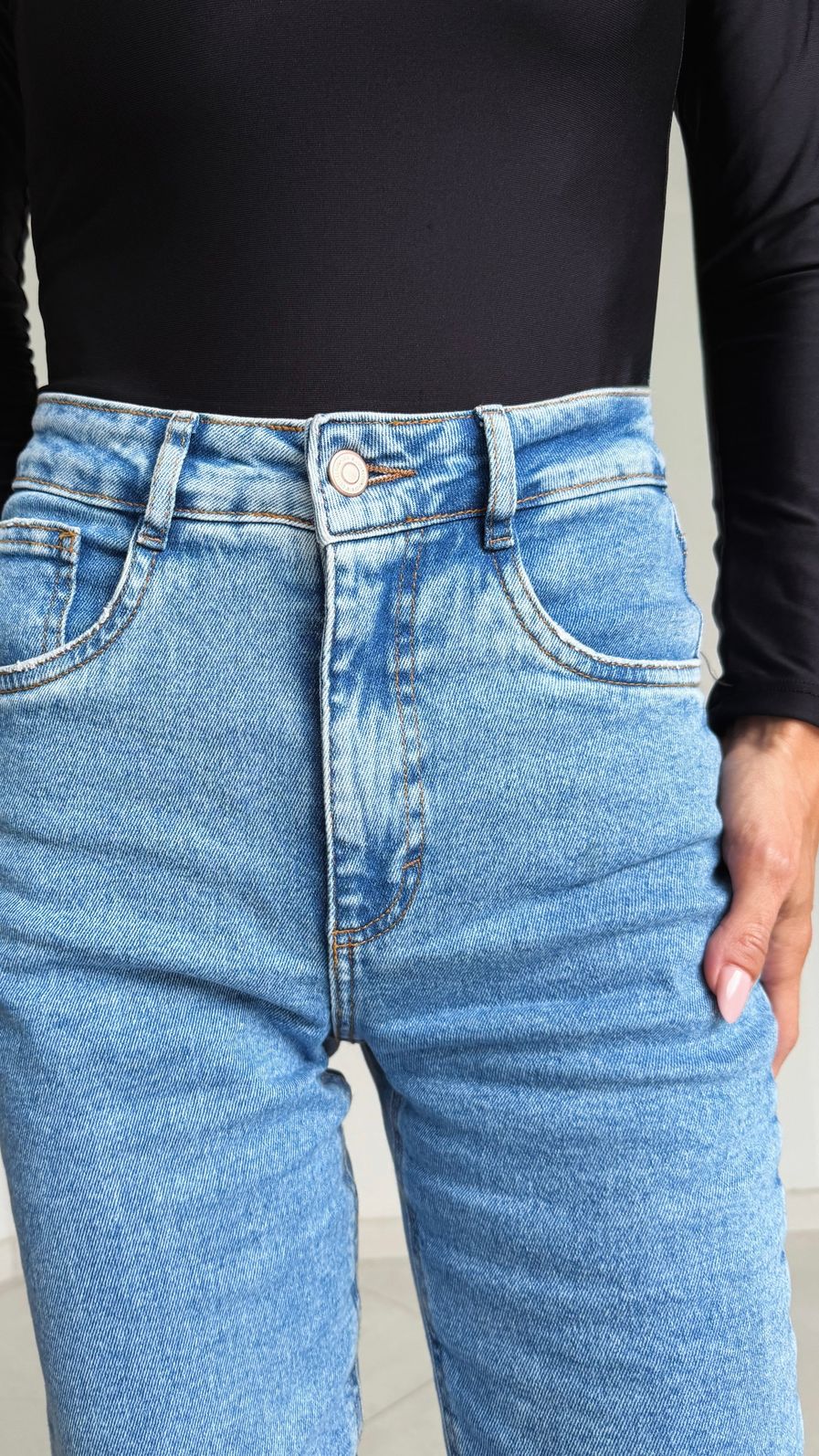 Calça Jeans Mom DA Essentials Denim com Elastano Calça Jeans Mom DA Essentials Denim com Elastano