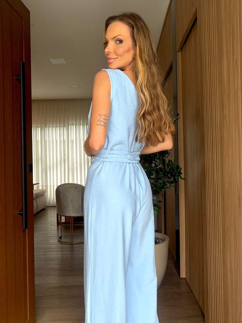 Macacão Anitta cor Azul 