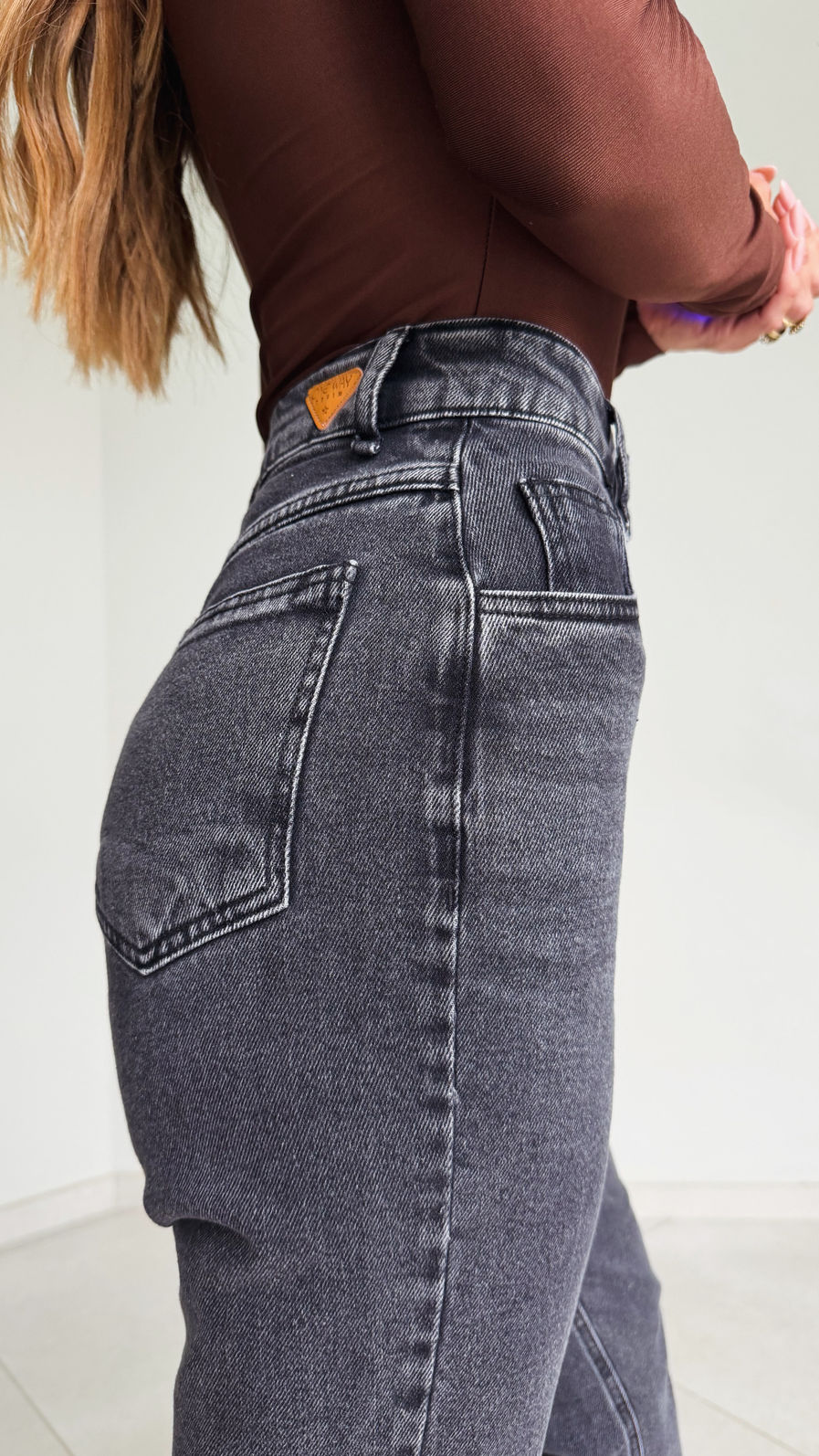 Calça Jeans Mom BLACK DA Essentials Denim com Elastano Calça Jeans Mom BLACK DA Essentials Denim com Elastano