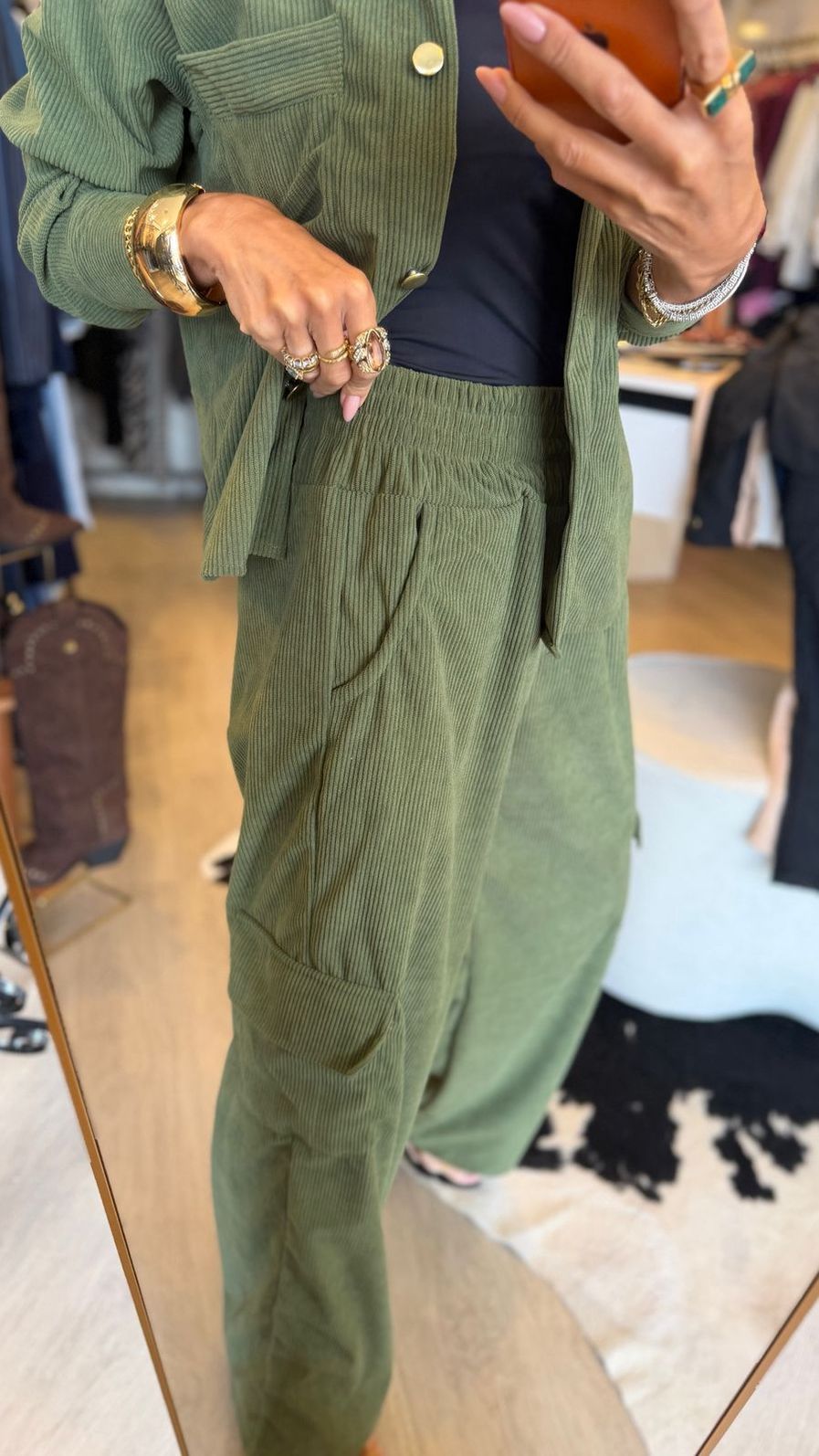 Conjunto em Cotelê Velluto na Cor Verde