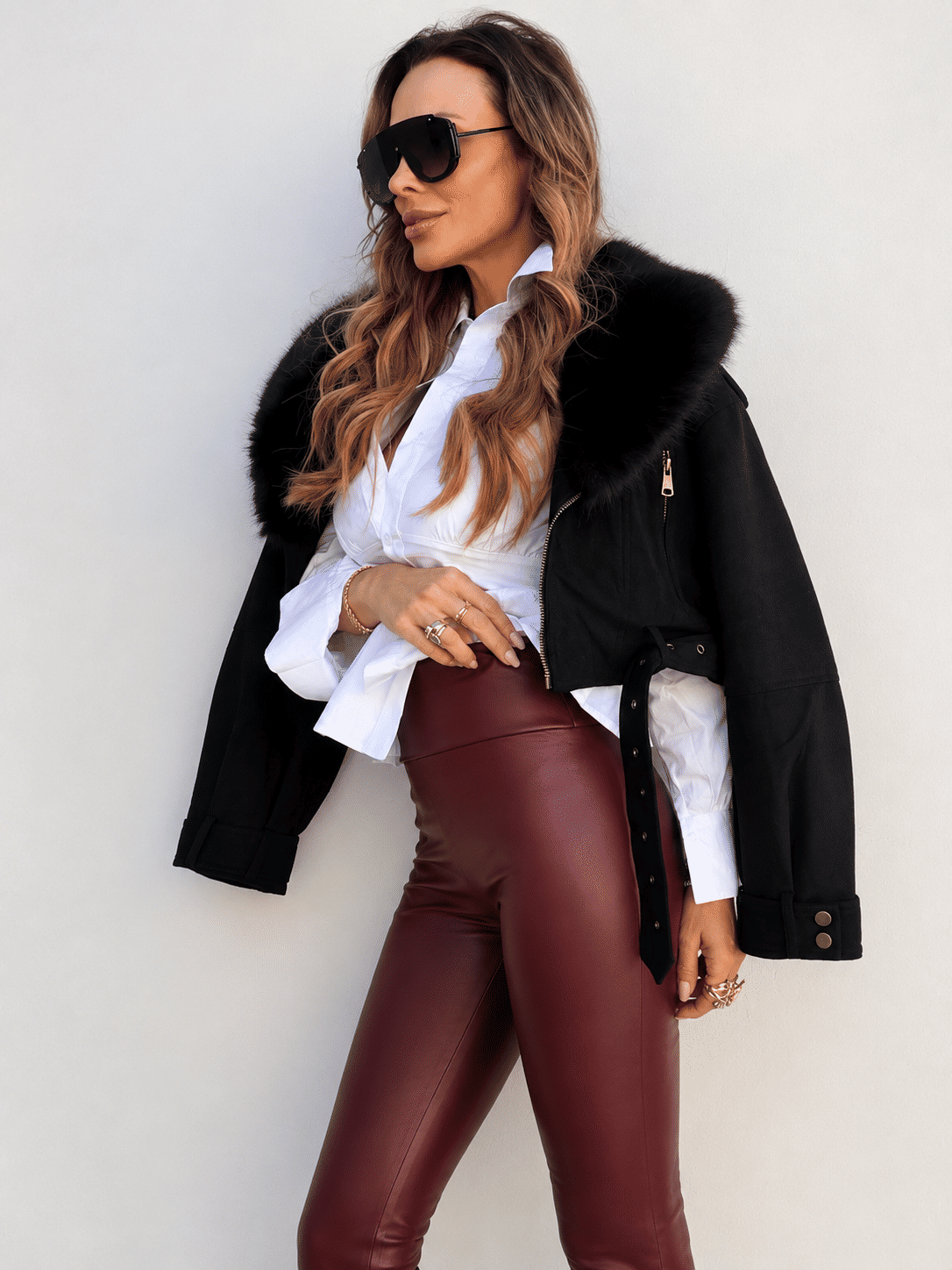 Calça Feminina Couro PU Peluciada cor Vinho