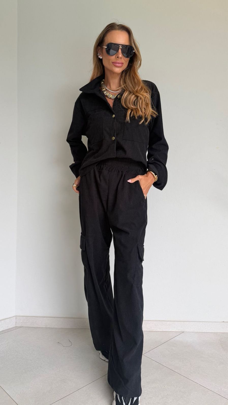 Conjunto em Cotelê Velluto na Cor Preta