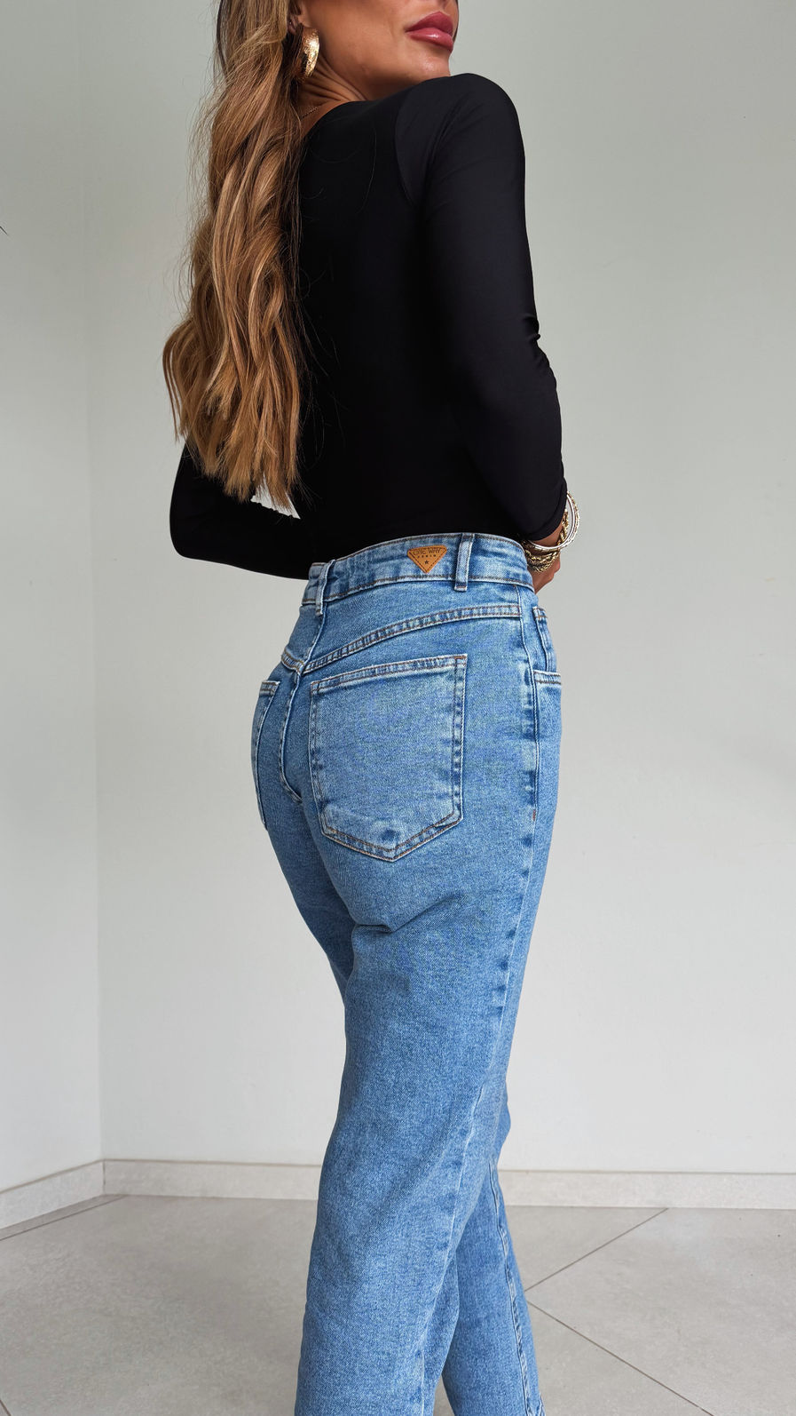 Calça Jeans Mom DA Essentials Denim com Elastano Calça Jeans Mom DA Essentials Denim com Elastano