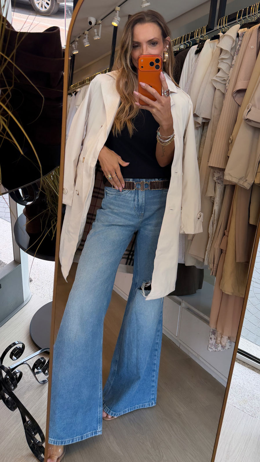 Trench Coat Clássico Longo cor Off/White Inspirado no Estilo Burberry