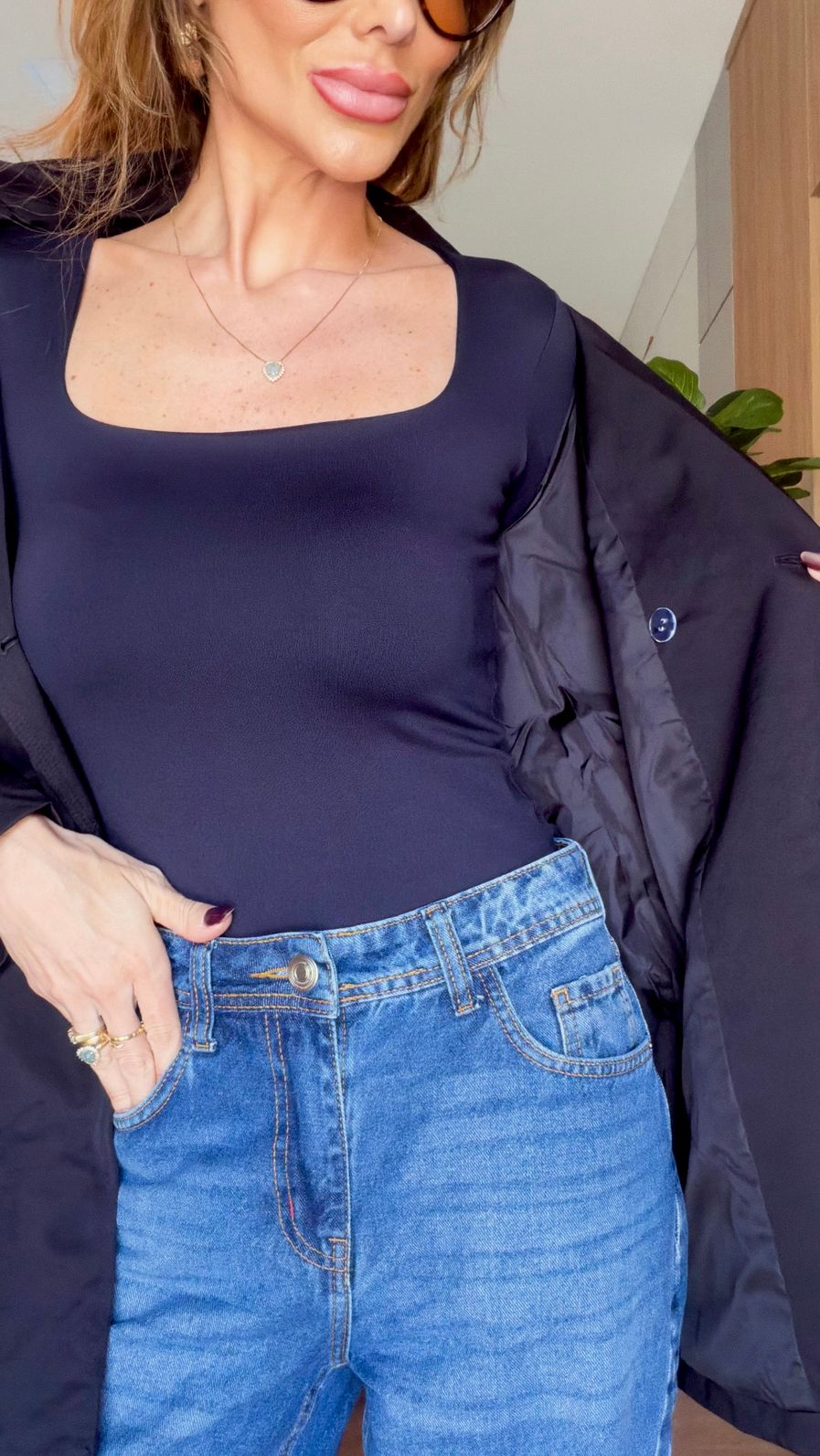 Trench Coat Feminino Clássico Médio cor Preta