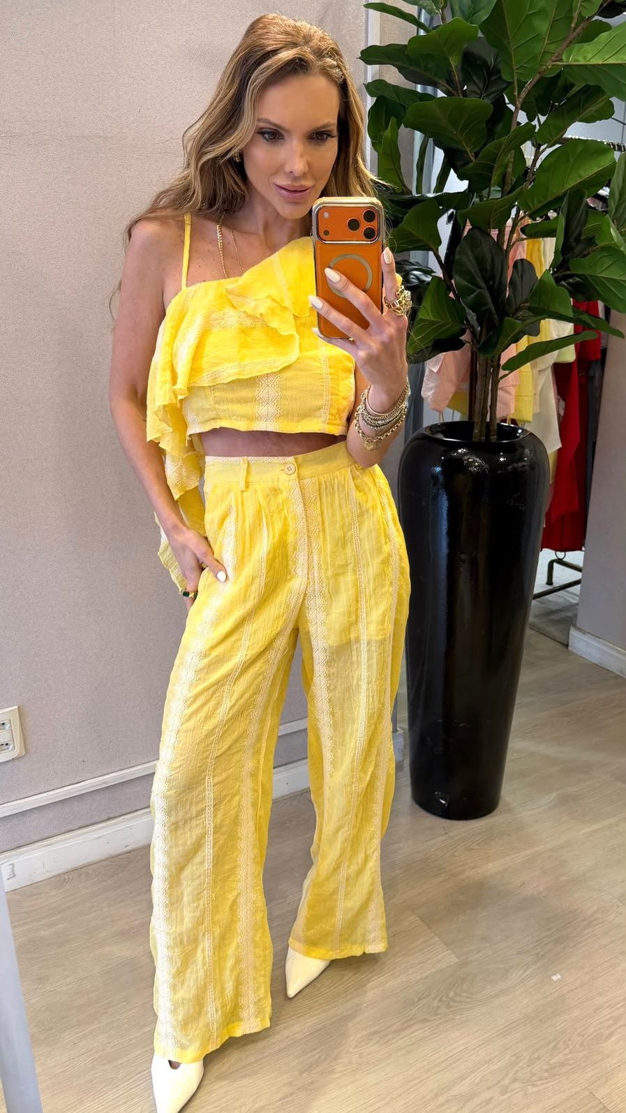 Conjunto Eliz Bordado cor Amarelo Conjunto Eliz Bordado cor Amarelo