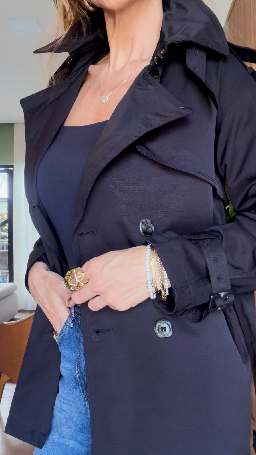 Trench Coat Feminino Clássico Médio cor Preta