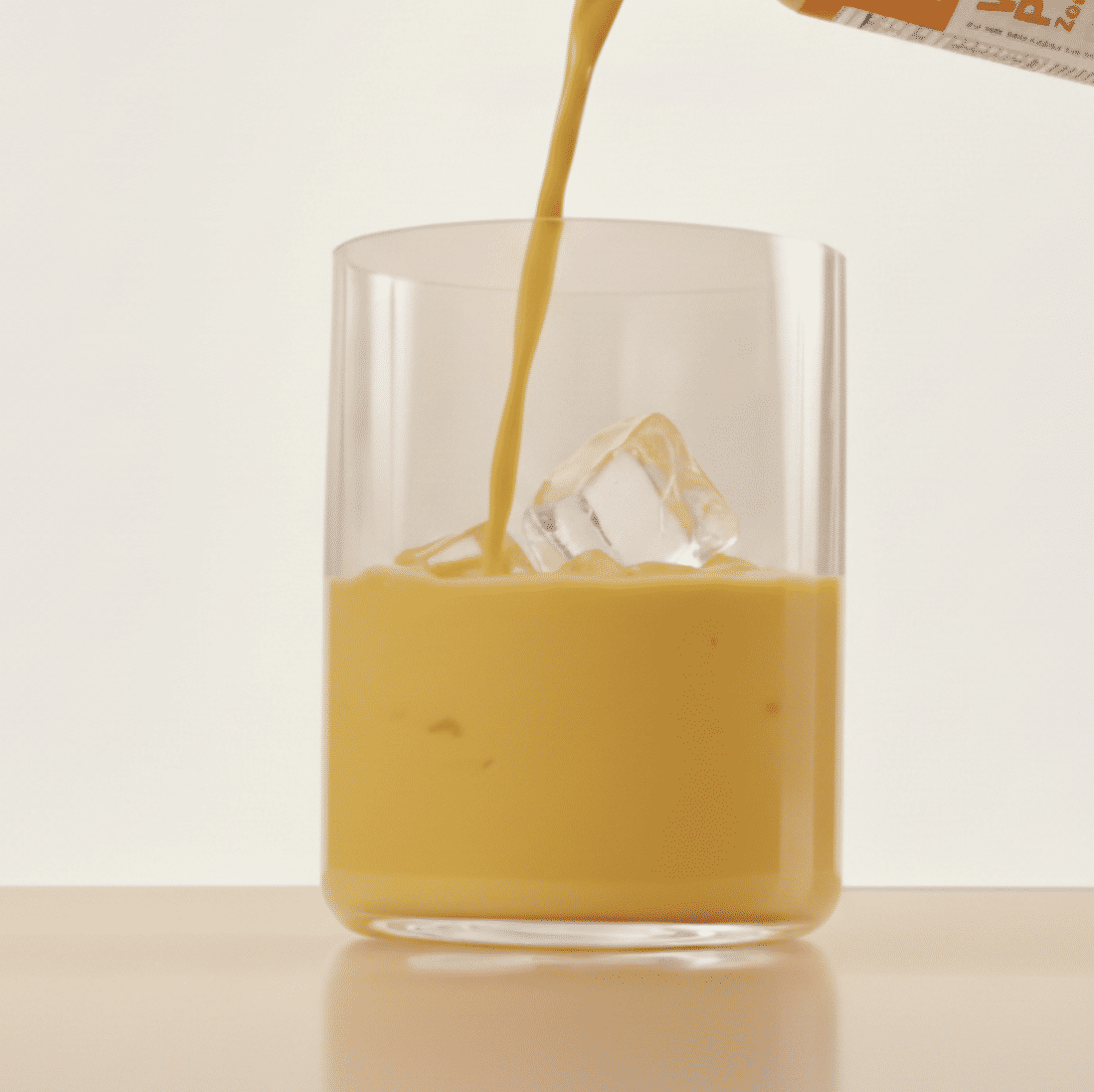 Whey Protein Concentrado Zero Lactose Manga e Maracujá Passion Mango Garrafinha Whey Protein Concentrado Zero Lactose Manga e Maracujá Passion Mango Garrafinha