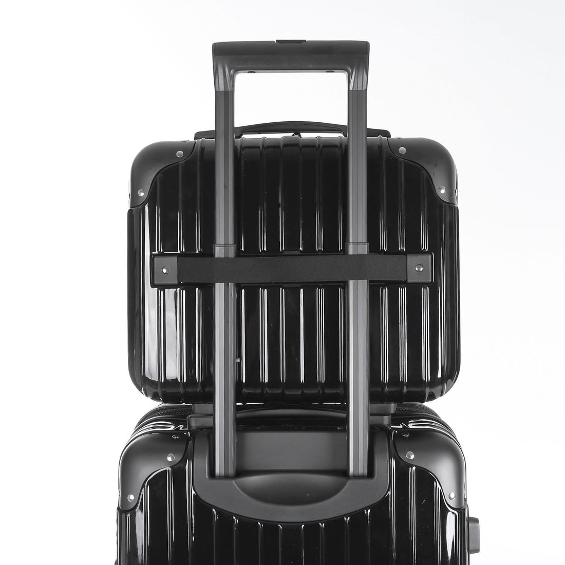 Kit Mala de Bordo 10kg, 23kg e Frasqueira Brasil Maloa Preto PC e ABS com Bolsa Nomad Preto Kit Mala de Bordo 10kg, 23kg e Frasqueira Brasil Maloa Preto PC e ABS com Bolsa Nomad Preto