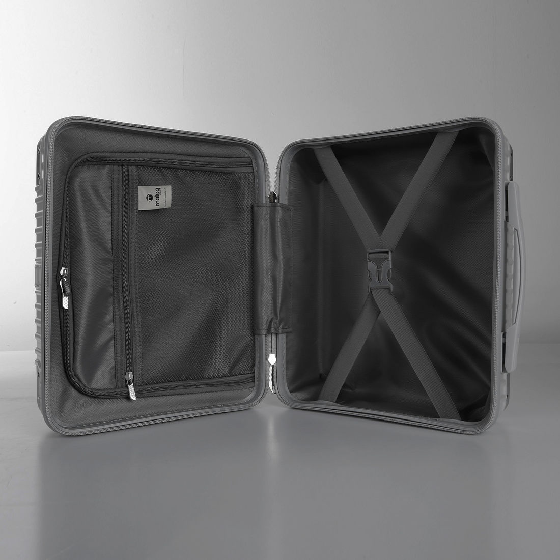 Conjunto Mala de Viagem Pequena de Bordo 10kg Policarbonato ABS Noruega Maloa Prata