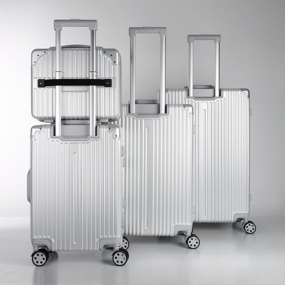 Kit de Viagem com 4 Peças Policarbonato ABS Noruega Maloa Prata