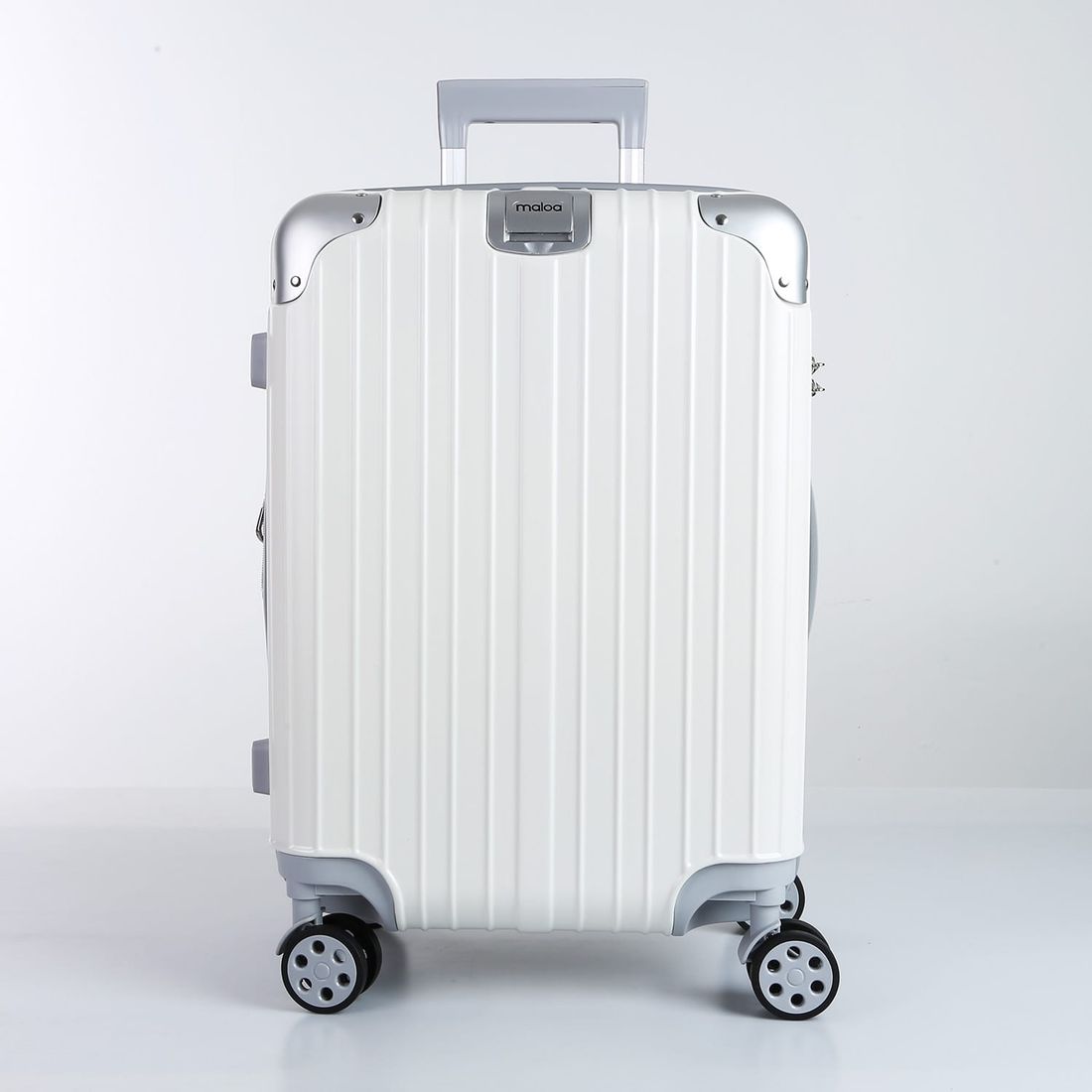 Kit Mala de Viagem Pequena de Bordo 10kg Brasil Branco e Mala Brasil Grande 32kg Branco Kit Mala de Viagem Pequena de Bordo 10kg Brasil Branco e Mala Brasil Grande 32kg Branco