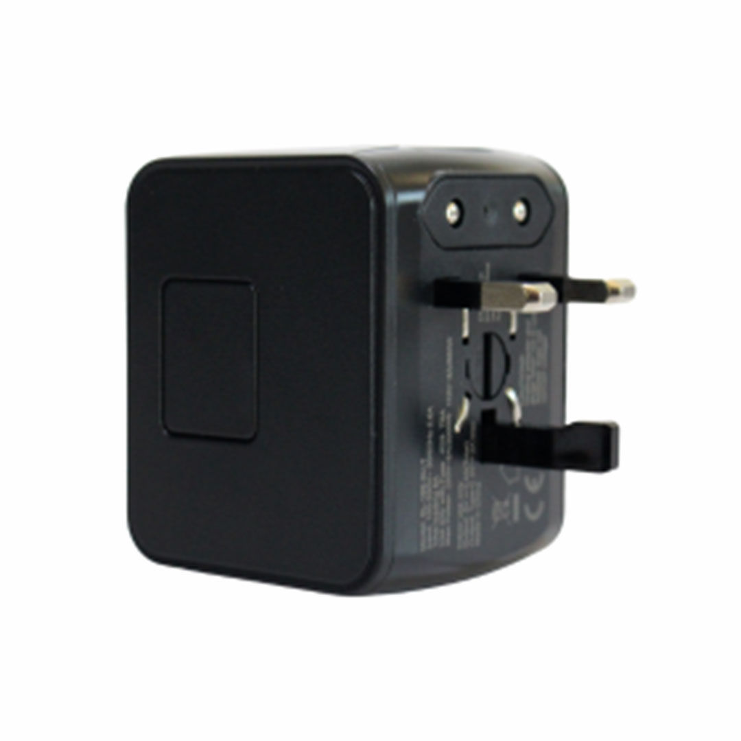 Adaptador de Tomada Universal com Entrada USB Preto Adaptador de Tomada Universal com Entrada USB Preto
