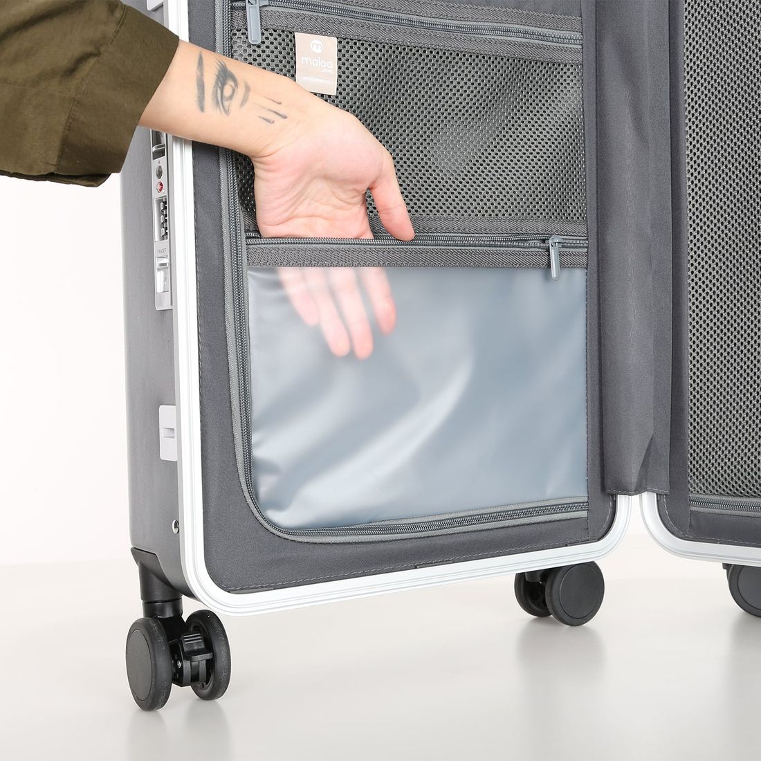 Mala de Viagem Pequena de Bordo 10 kg em Policarbonato Barcelona Maloa Chumbo Mala de Viagem Pequena de Bordo 10 kg em Policarbonato Barcelona Maloa Chumbo