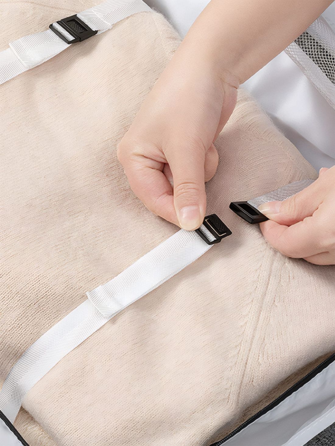 Kit Completo Brasil Prata, Almofada de Pescoço, Kit Frasco 7 Pecas e Organizador de Malas Travel to Live Cinza Kit Completo Brasil Prata, Almofada de Pescoço, Kit Frasco 7 Pecas e Organizador de Malas Travel to Live Cinza