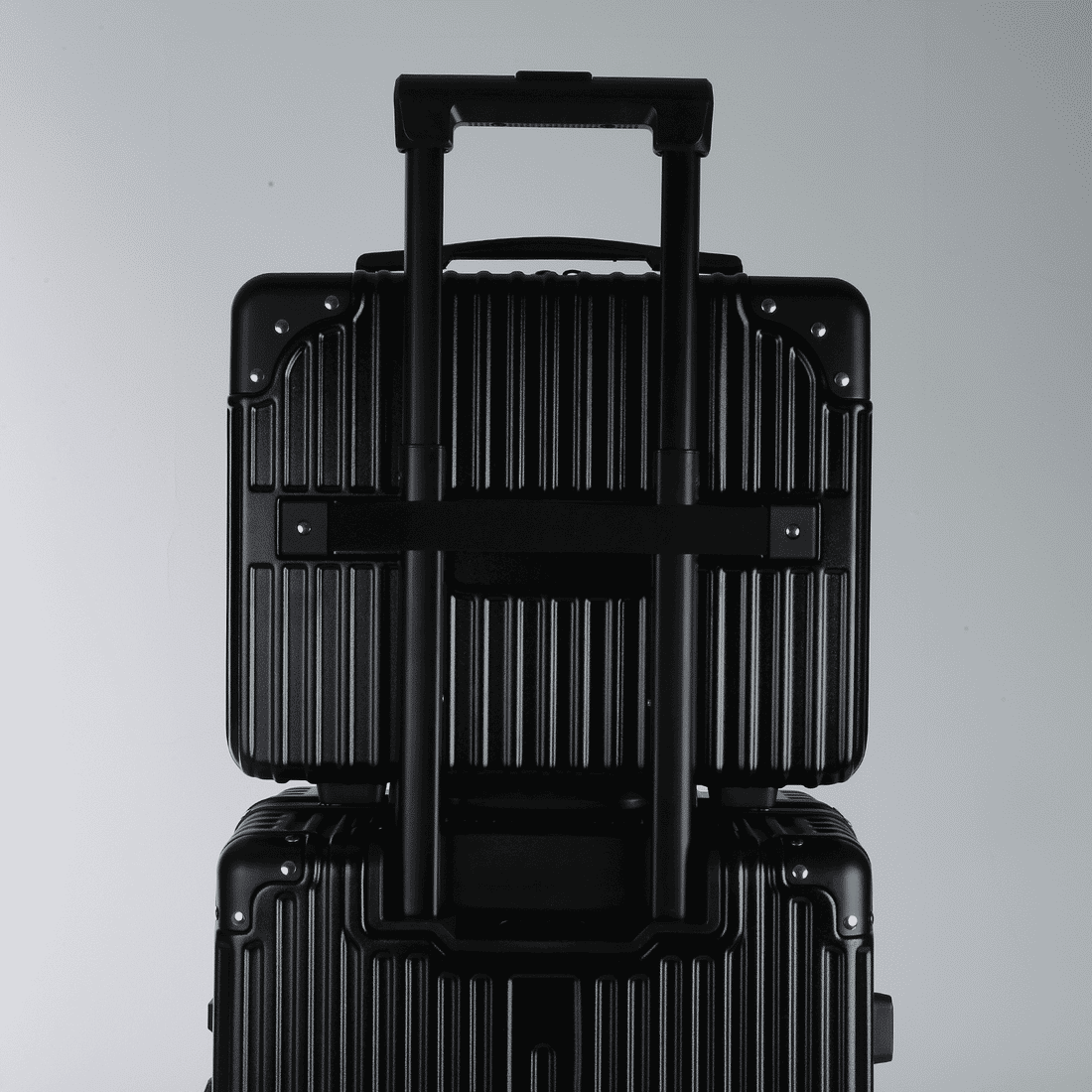 Conjunto Mala de Viagem Pequena de Bordo 10kg Policarbonato ABS Noruega Maloa Preto