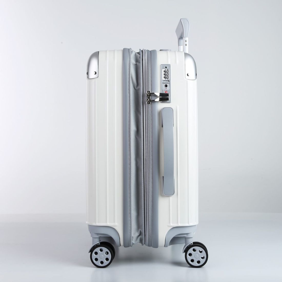Kit Mala de Viagem Pequena de Bordo 10kg Brasil Branco e Mala Brasil Grande 32kg Branco Kit Mala de Viagem Pequena de Bordo 10kg Brasil Branco e Mala Brasil Grande 32kg Branco