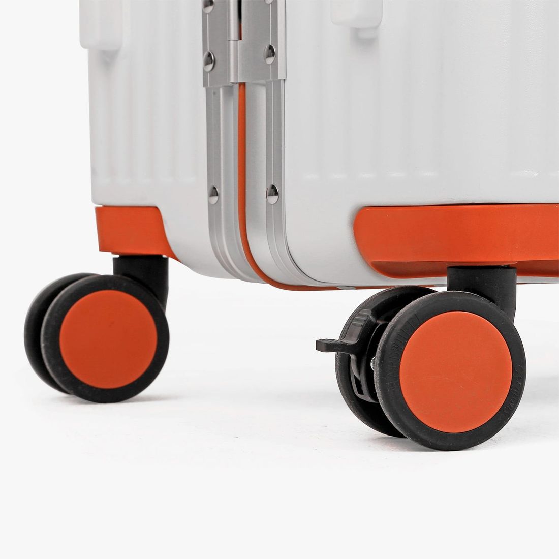 Mala de Viagem Pequena de Bordo 10 kg Policarbonato Capri Maloa Branco Mala de Viagem Pequena de Bordo 10 kg Policarbonato Capri Maloa Branco