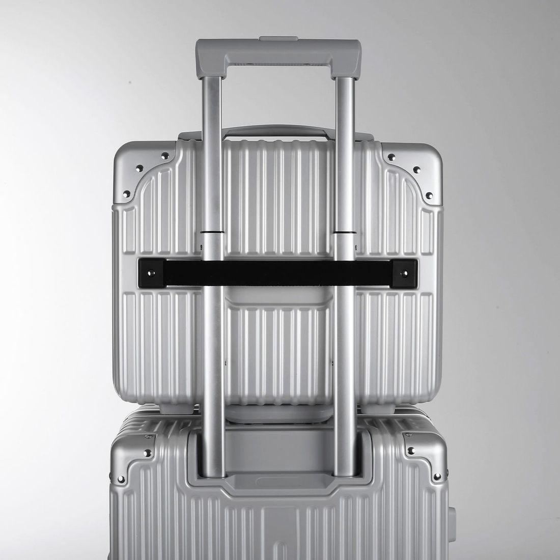 Conjunto Mala de Viagem Grande 32kg Policarbonato ABS Noruega Maloa Prata Conjunto Mala de Viagem Grande 32kg Policarbonato ABS Noruega Maloa Prata
