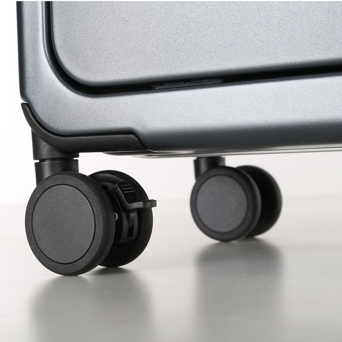 Mala de Viagem Pequena de Bordo 10 kg em Policarbonato Barcelona Maloa Chumbo Mala de Viagem Pequena de Bordo 10 kg em Policarbonato Barcelona Maloa Chumbo