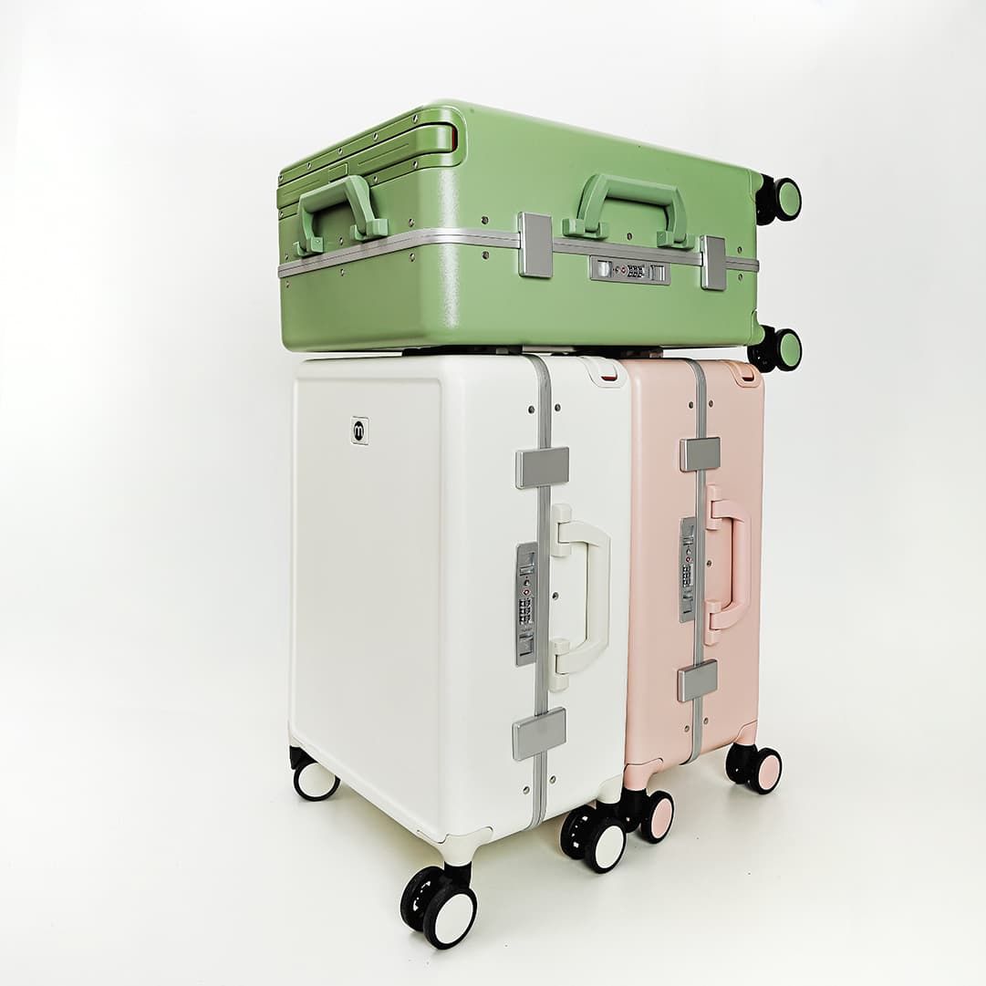 Mala de Viagem Média 23 kg em Policarbonato Dinamarca Maloa Branca