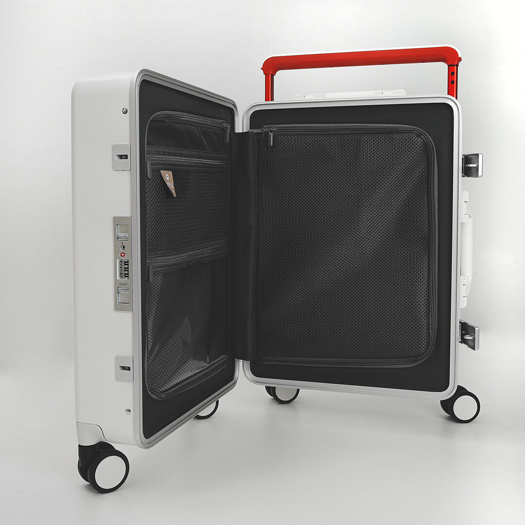 Kit de Malas de Viagem Média 23 kg e Pequena de Bordo 10kg PC Dinamarca Branco