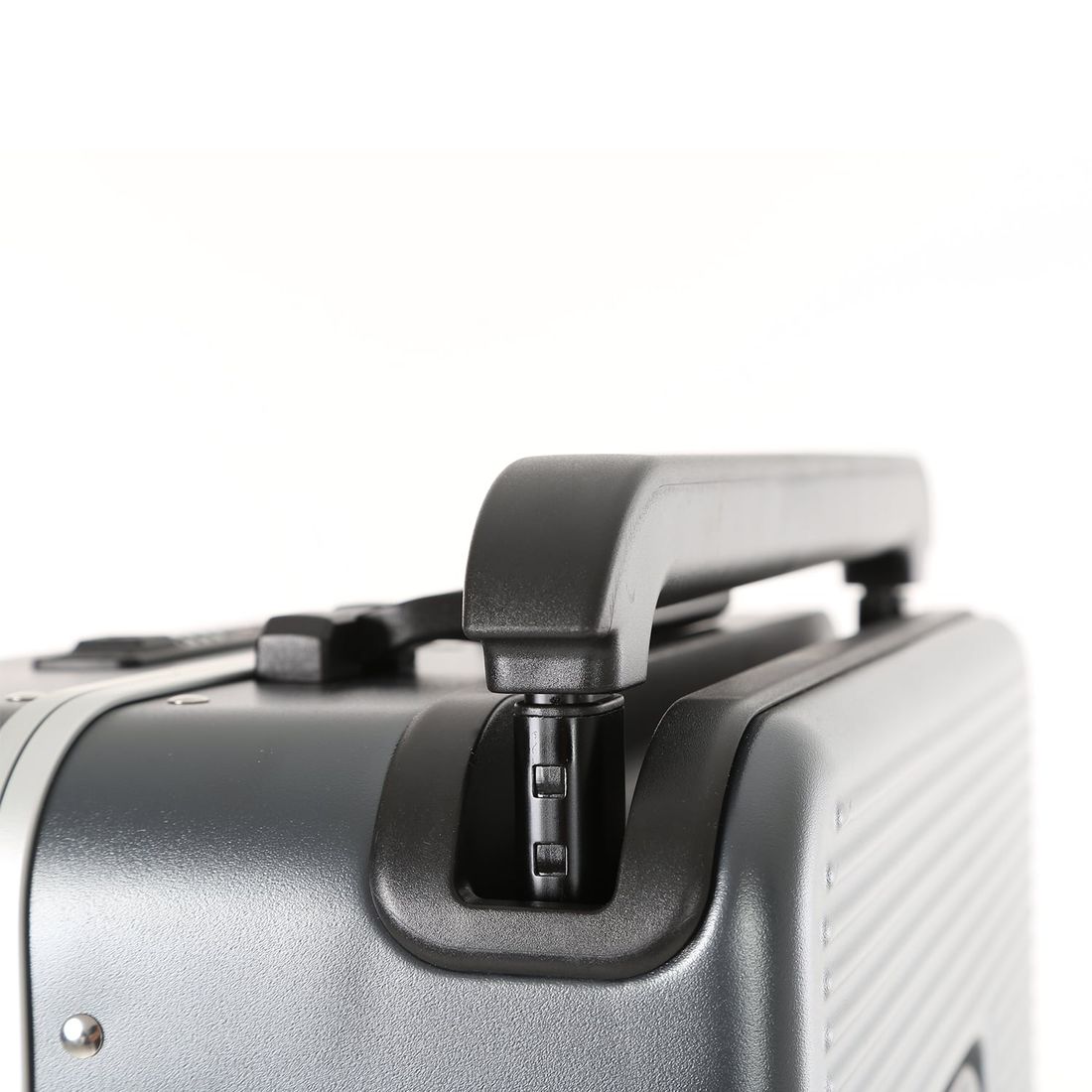 Mala de Viagem Pequena de Bordo 10 kg em Policarbonato Barcelona Maloa Chumbo Mala de Viagem Pequena de Bordo 10 kg em Policarbonato Barcelona Maloa Chumbo