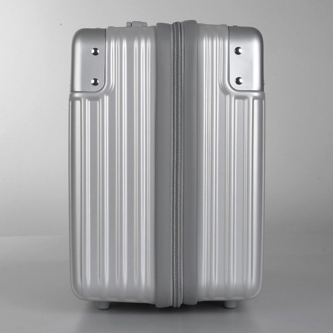 Conjunto Mala de Viagem Grande 32kg Policarbonato ABS Noruega Maloa Prata Conjunto Mala de Viagem Grande 32kg Policarbonato ABS Noruega Maloa Prata