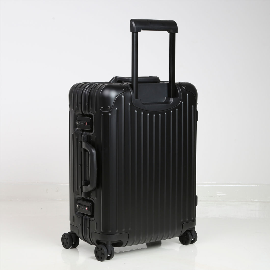 Mala de Viagem Pequena de Bordo 10 kg em Aluminio Dubai Maloa Preto
