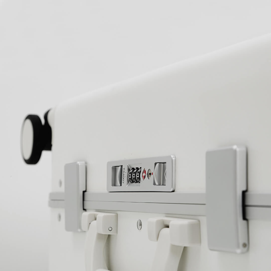 Kit de Malas de Viagem Média 23 kg e Pequena de Bordo 10kg PC Dinamarca Branco