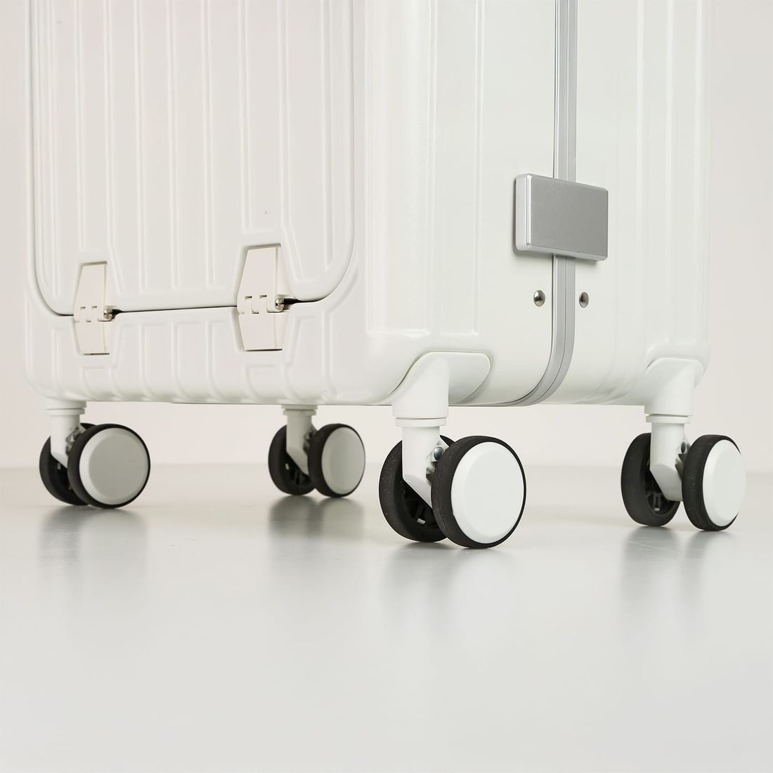 Kit de Mala Pequena de Bordo Islândia Preto e Branca, Kit Frasco 10 pcs Premium Preto e Vinho com Bolsa Porta Lingerie Preto e Vinho