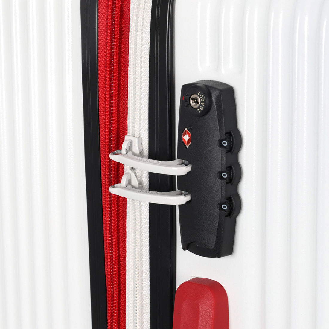 Mala de Viagem Pequena de Bordo 10 kg em ABS com Expansor Strike Branco Mala de Viagem Pequena de Bordo 10 kg em ABS com Expansor Strike Branco