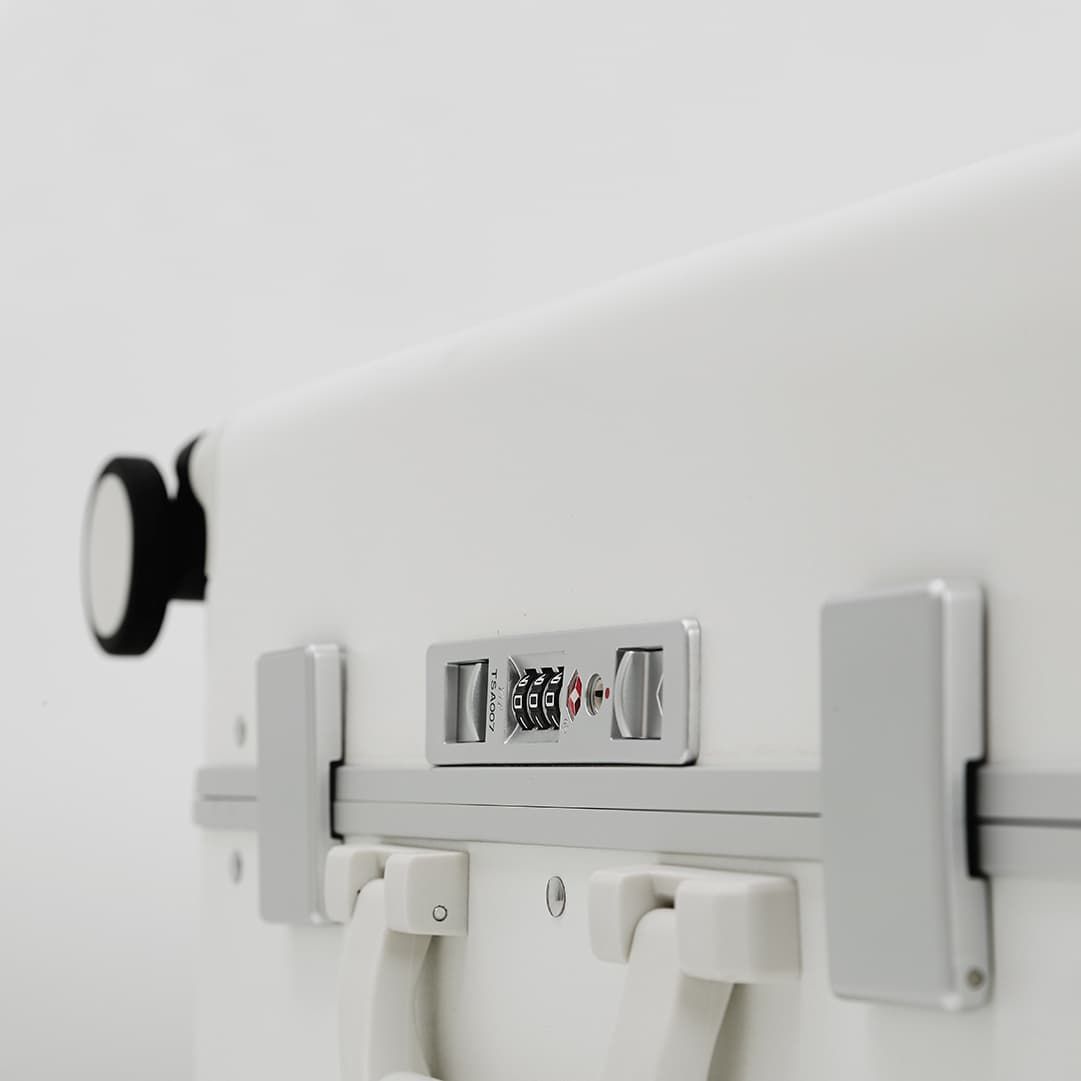 Mala de Viagem Média 23 kg em Policarbonato Dinamarca Maloa Branca