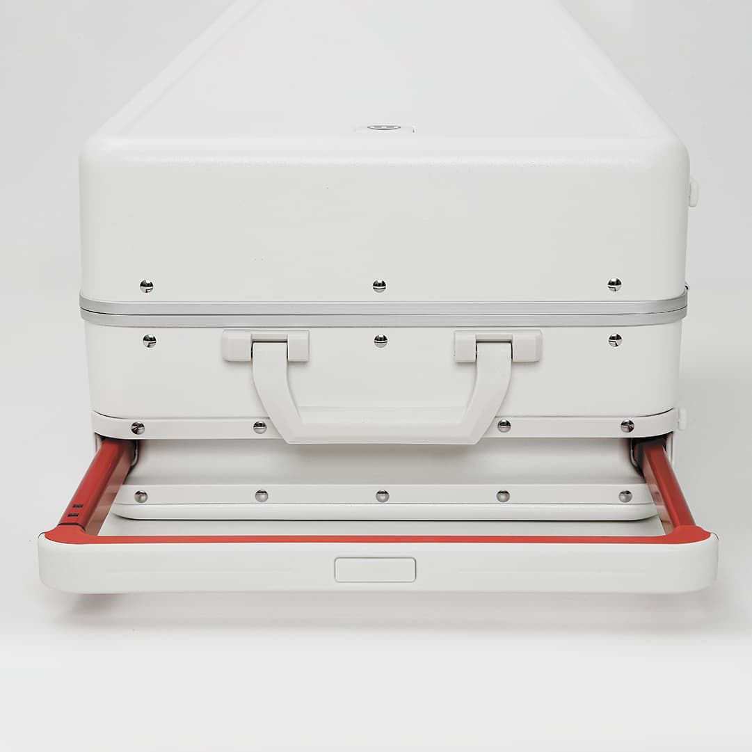 Mala de Viagem Pequena de Bordo 10 kg em Policarbonato Dinamarca Maloa Branco Mala de Viagem Pequena de Bordo 10 kg em Policarbonato Dinamarca Maloa Branco