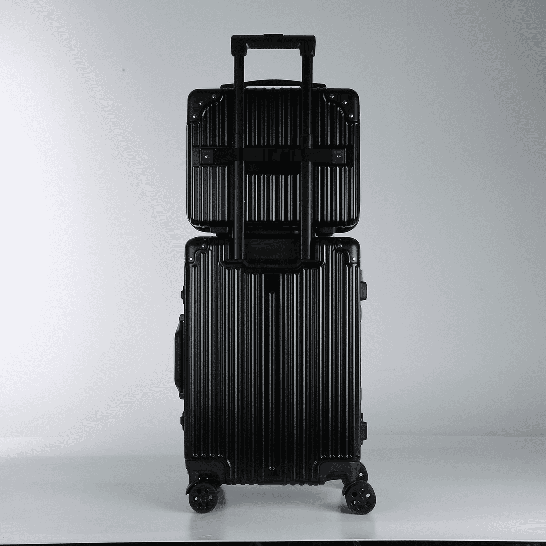 Conjunto Mala de Viagem Pequena de Bordo 10kg Policarbonato ABS Noruega Maloa Preto