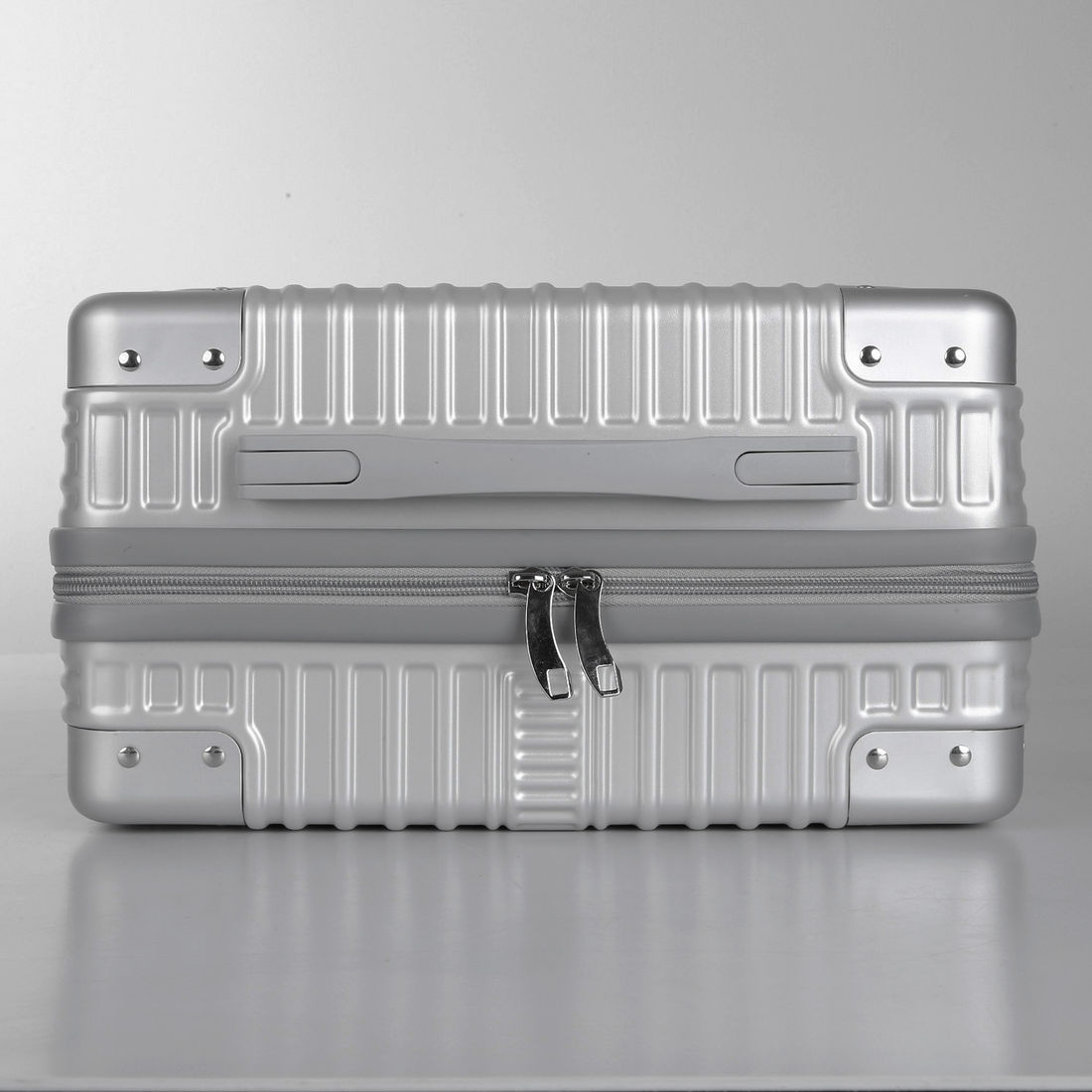 Conjunto Mala de Viagem Pequena de Bordo 10kg Policarbonato ABS Noruega Maloa Prata