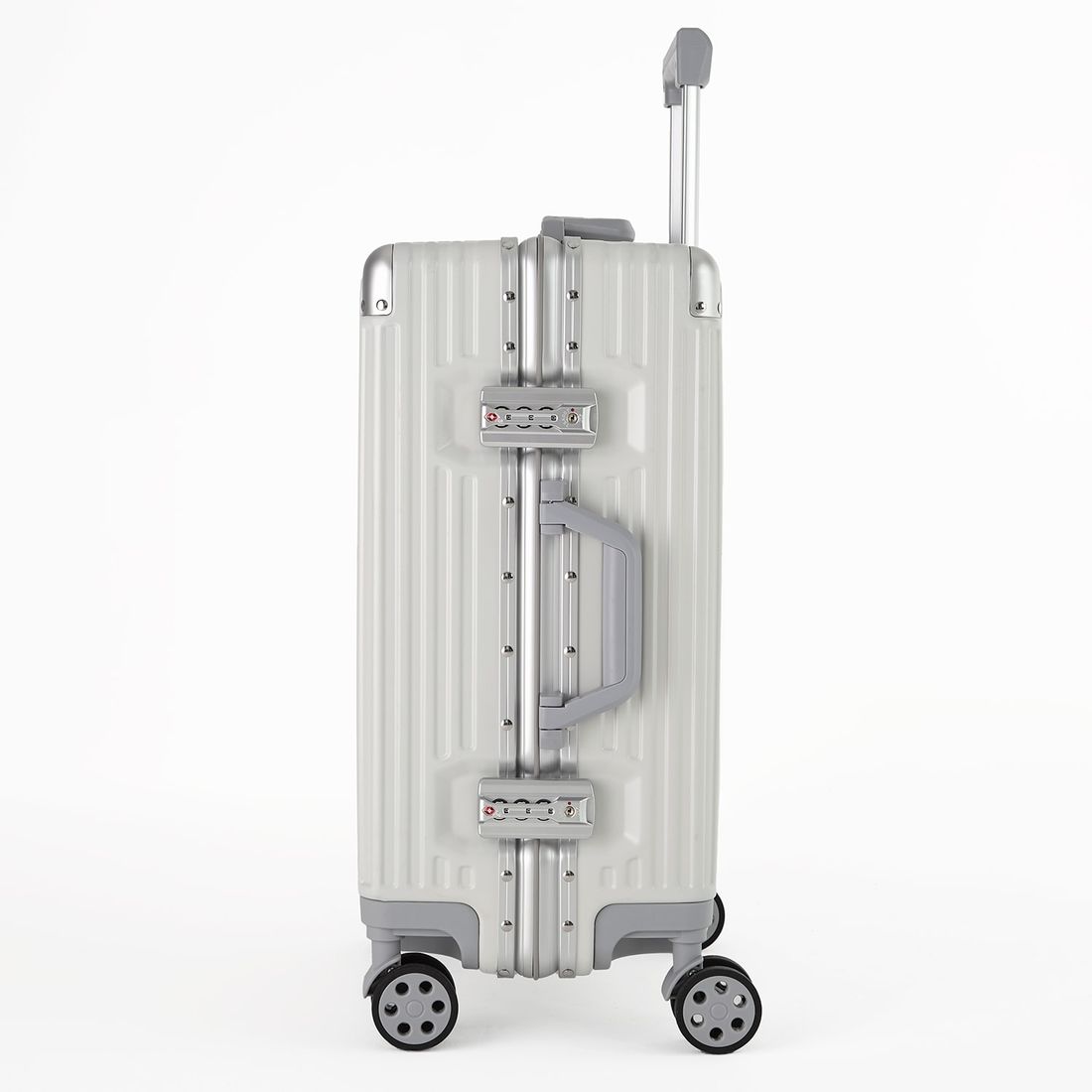 Kit de Malas com 3 Peças Noruega Branco e 1 Capa M de Mala Maloa Preto e 1 Capa G Viajar Faz Bem Kit de Malas com 3 Peças Noruega Branco e 1 Capa M de Mala Maloa Preto e 1 Capa G Viajar Faz Bem