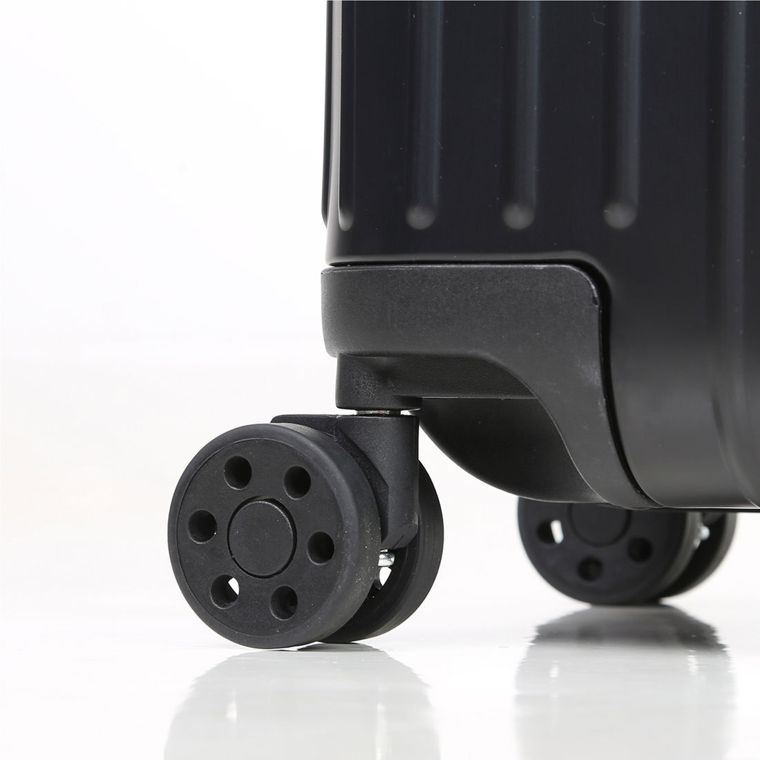 Mala de Viagem Pequena de Bordo 10 kg em Aluminio Dubai Maloa Preto