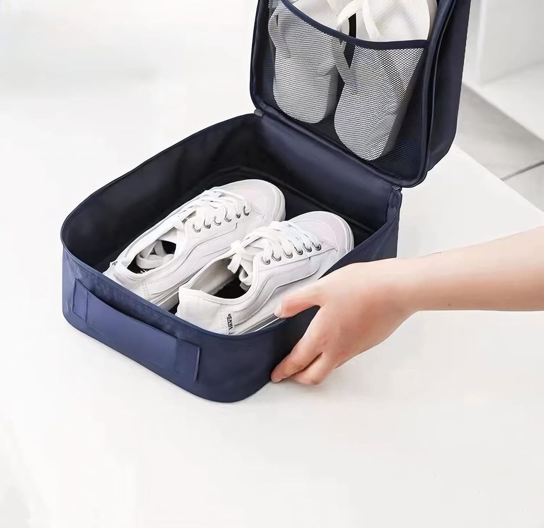 Kit de Mala Pequena de Bordo 10 kg Bélgica Azul, Kit Frascos 10 Pecas, Organizador Sapato, Organizador Laundry Pouch e Home Spray Aroma`loa Kit de Mala Pequena de Bordo 10 kg Bélgica Azul, Kit Frascos 10 Pecas, Organizador Sapato, Organizador Laundry Pouch e Home Spray Aroma`loa