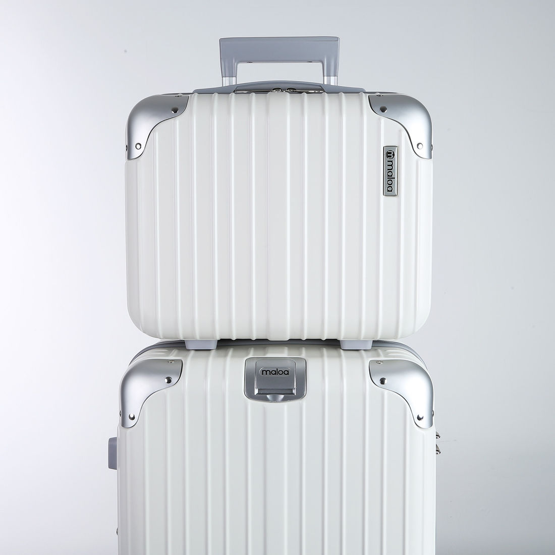Conjunto Mala de Viagem Pequena de Bordo 10kg ABS Policarbonato com Expansor e Frasqueira Brasil Maloa Branco