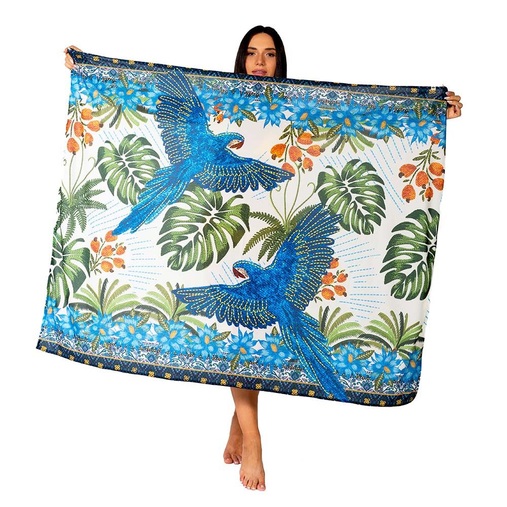 Canga Estampada Arara Bordado Barra Fundo Azul