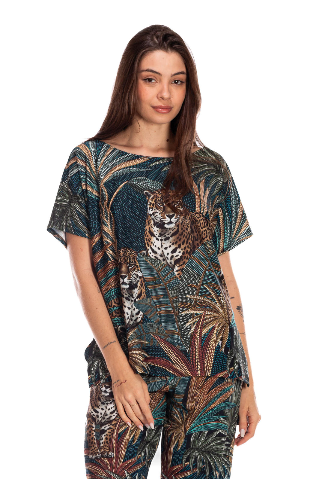 Blusa Feminina Fluid Conceito Estampada Onças Pontos de Luz Blusa Feminina Fluid Conceito Estampada Onças Pontos de Luz