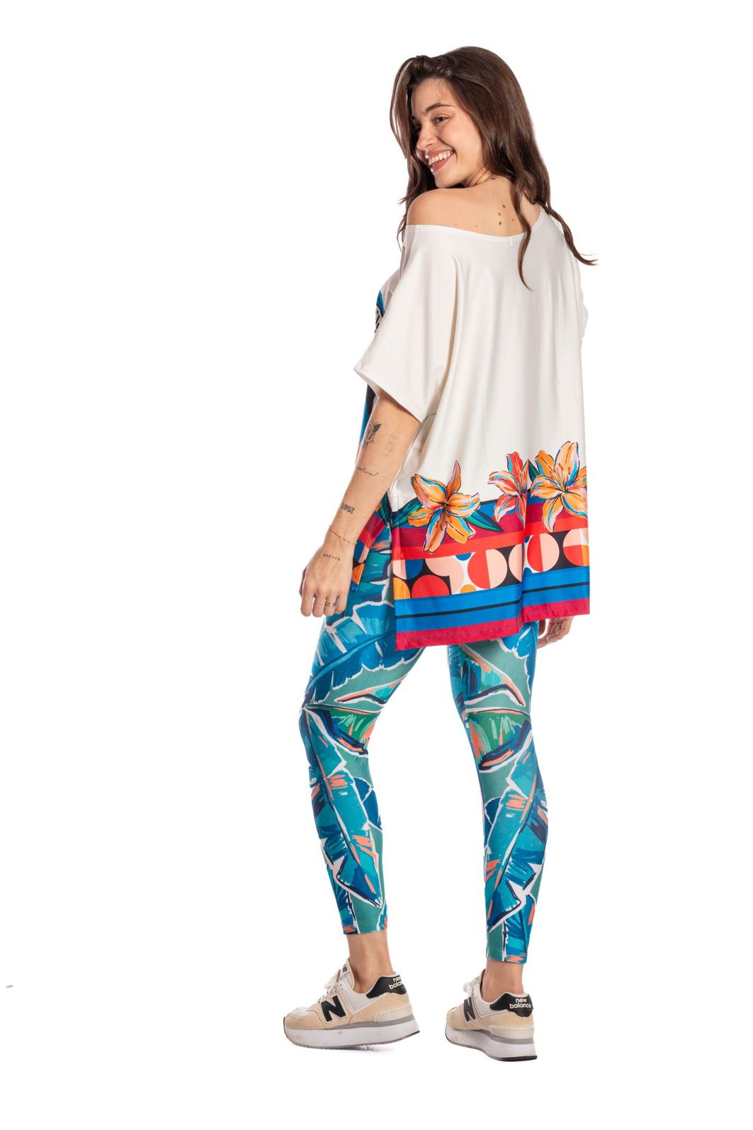 Blusa Fluid Conceito Estampada Canindé Bananas e Lírio Blusa Fluid Conceito Estampada Canindé Bananas e Lírio