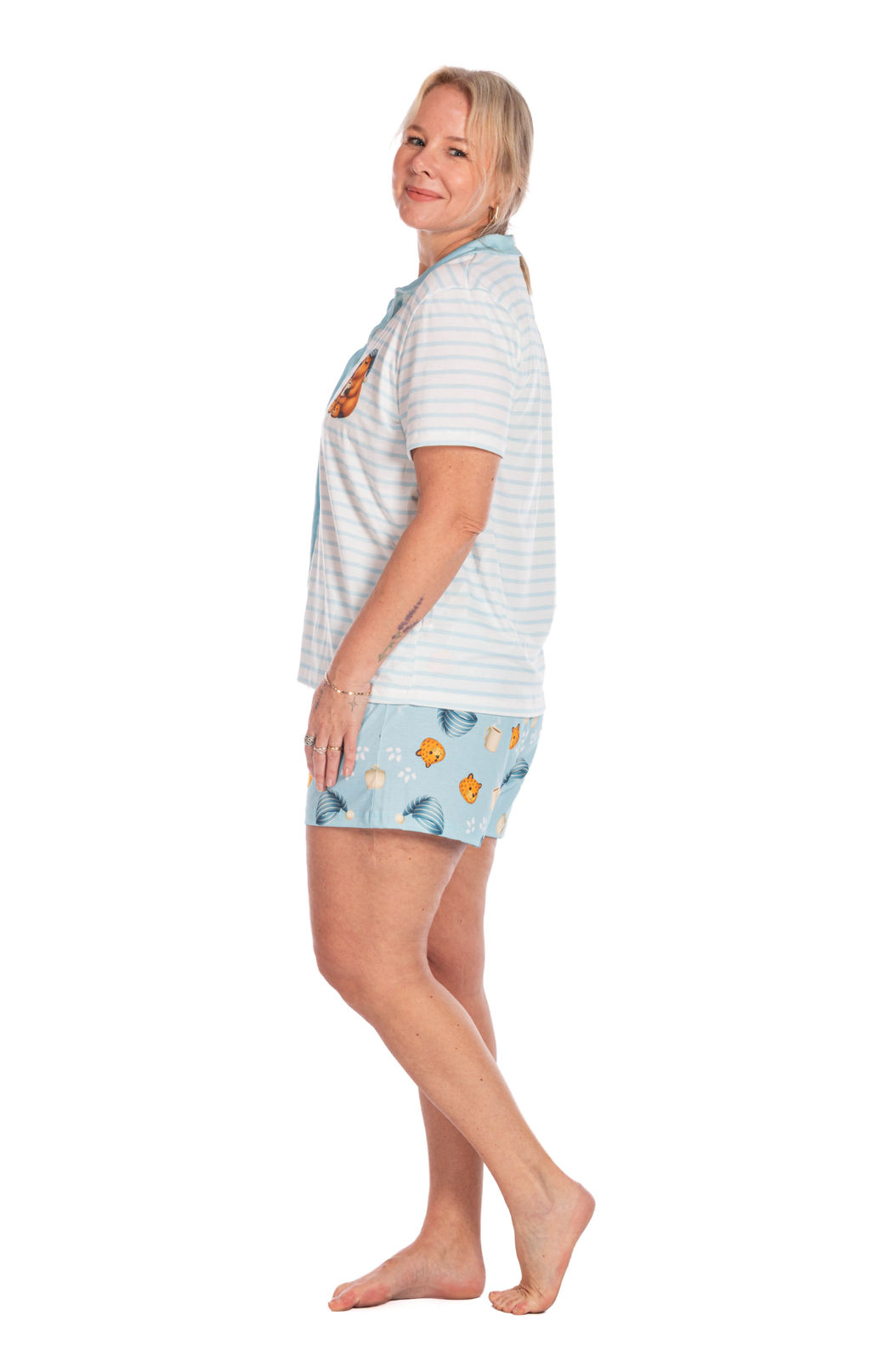 Pijama Feminino Manga Curta Americano Estampado Capivara Pantufa e Café Pijama Feminino Manga Curta Americano Estampado Capivara Pantufa e Café
