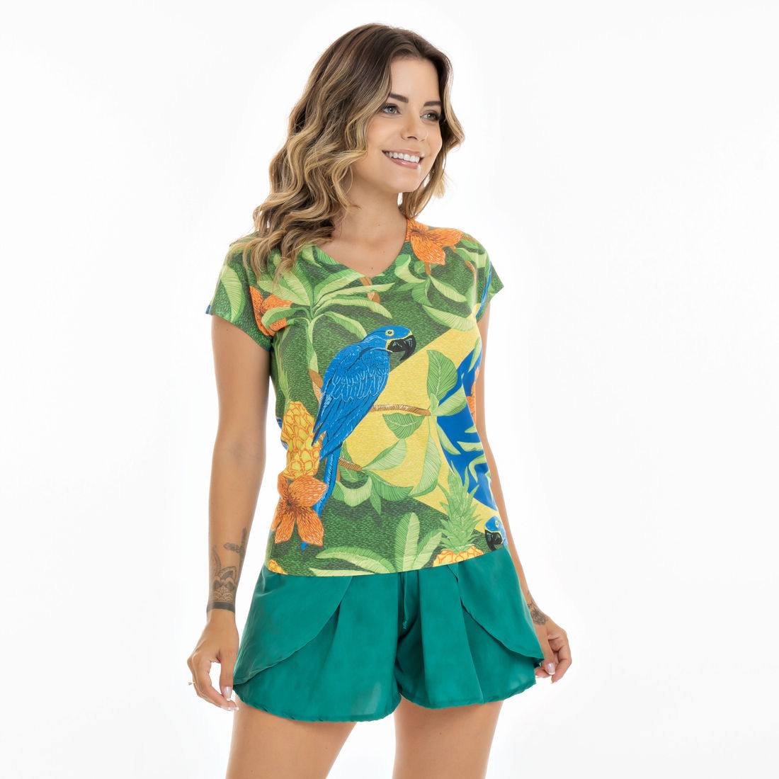 Blusa Florata Estampada Arara Bandeira Brasil